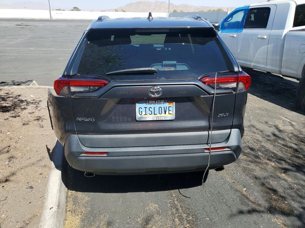2021 Toyota Rav4 Xle - zdjęcie 6