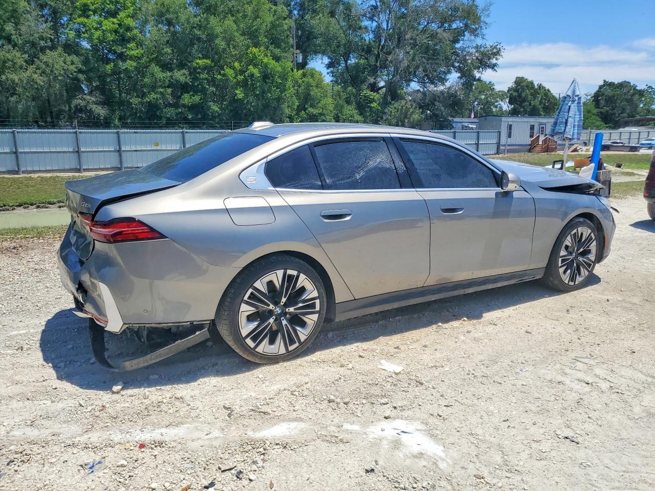 2024 BMW 530 I - zdjęcie 3