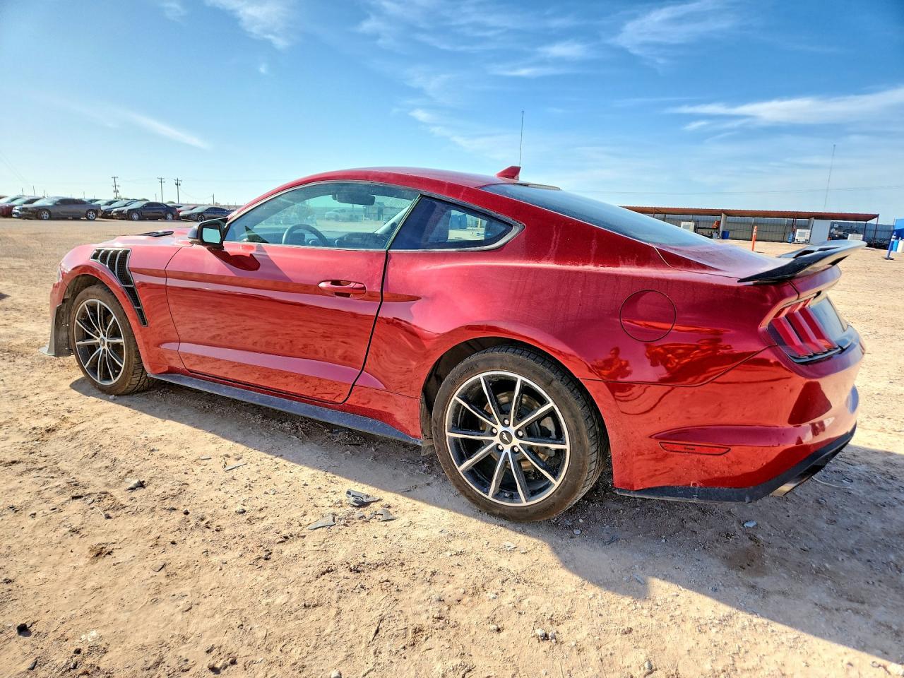 2021 Ford Mustang - zdjęcie 2