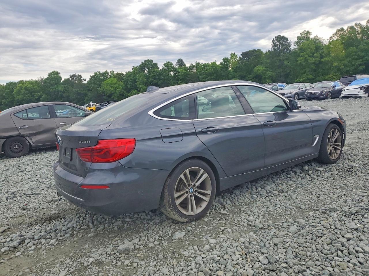 2019 BMW 330Xi Gt - zdjęcie 3