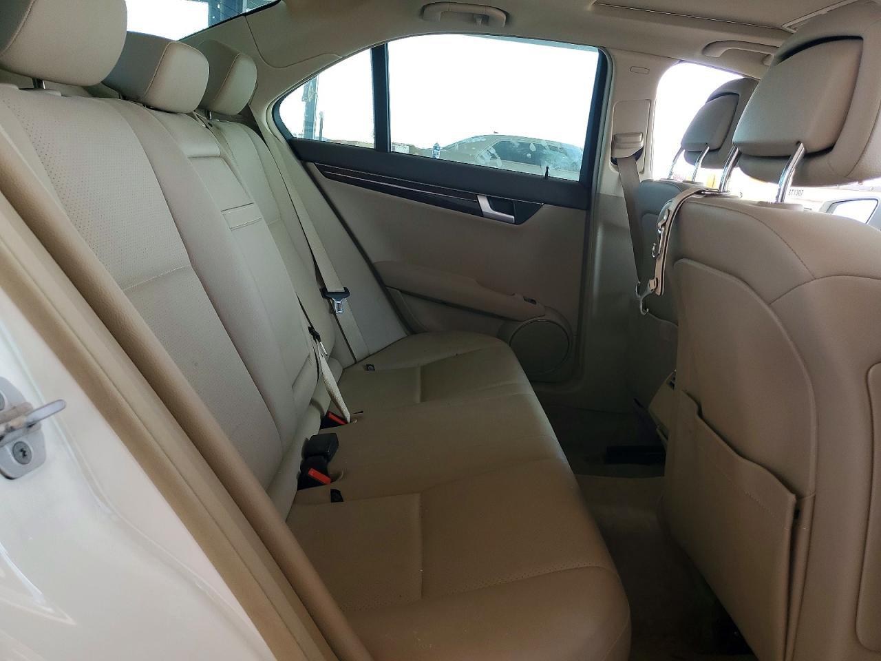 2014 Mercedes-Benz C 300 4Matic - zdjęcie 10