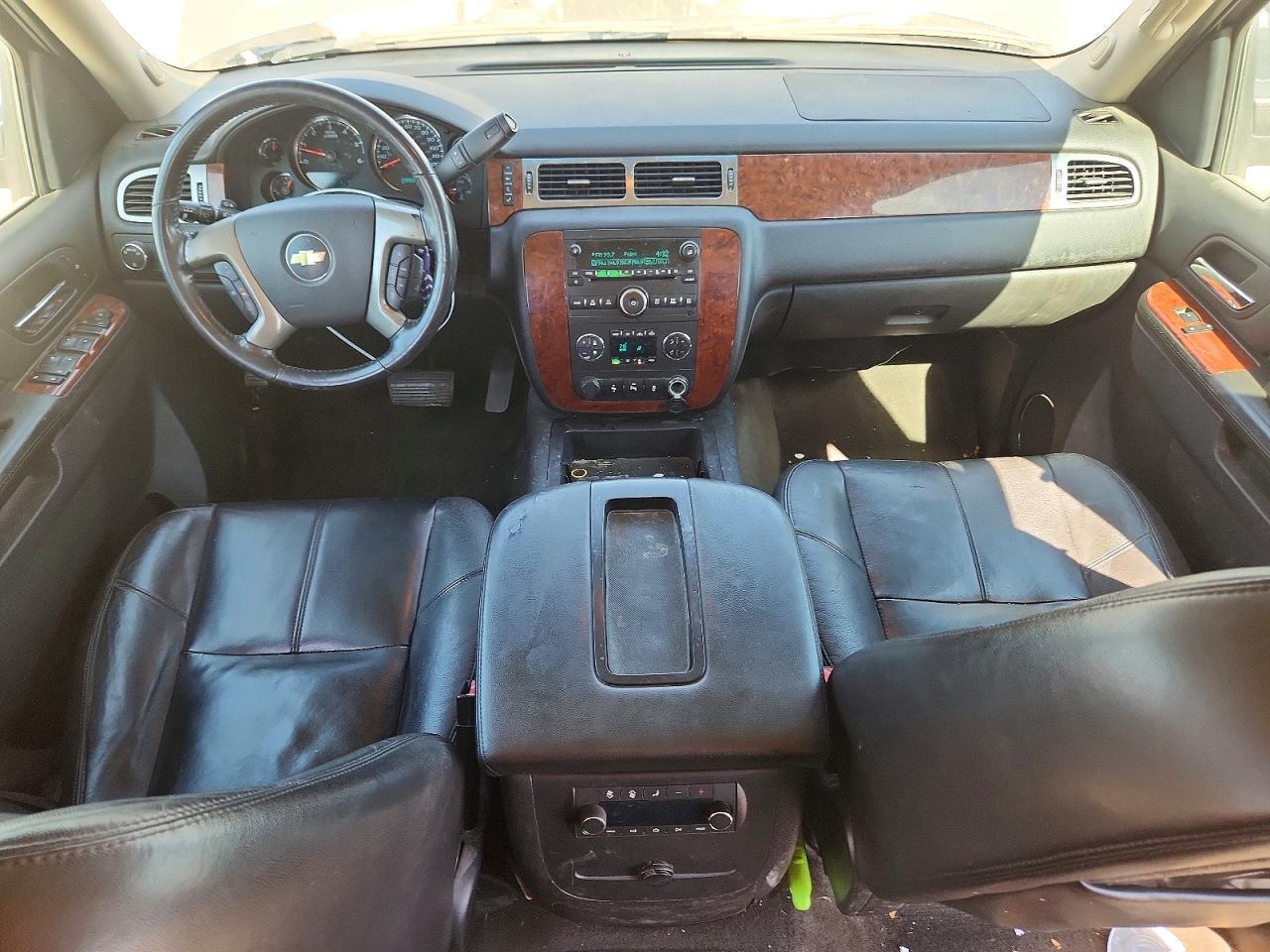 2013 Chevrolet Suburban C1500 Lt - zdjęcie 8