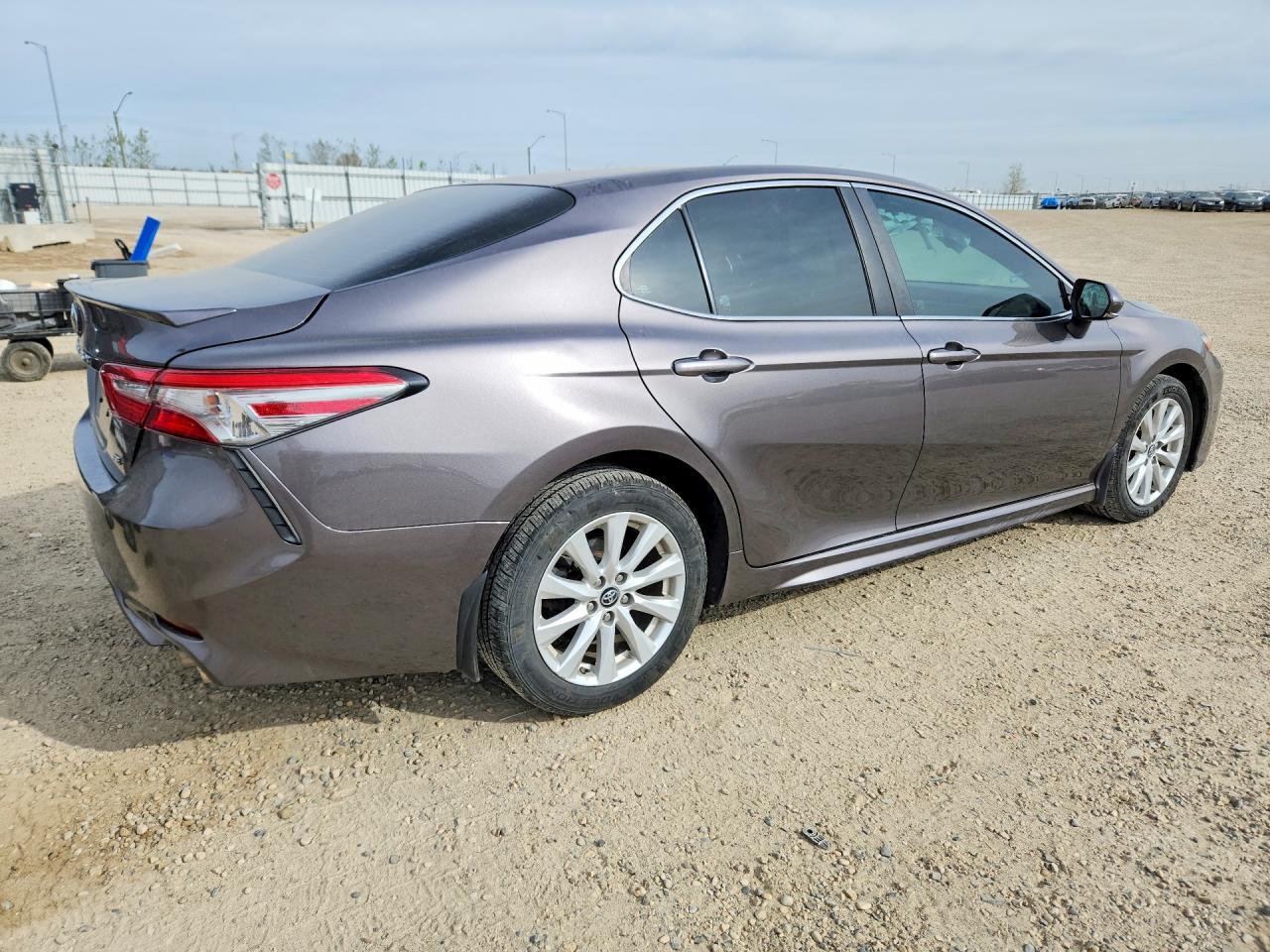 2019 Toyota Camry L - zdjęcie 3