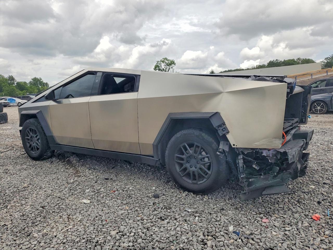 2025 Tesla Cybertruck - zdjęcie 2