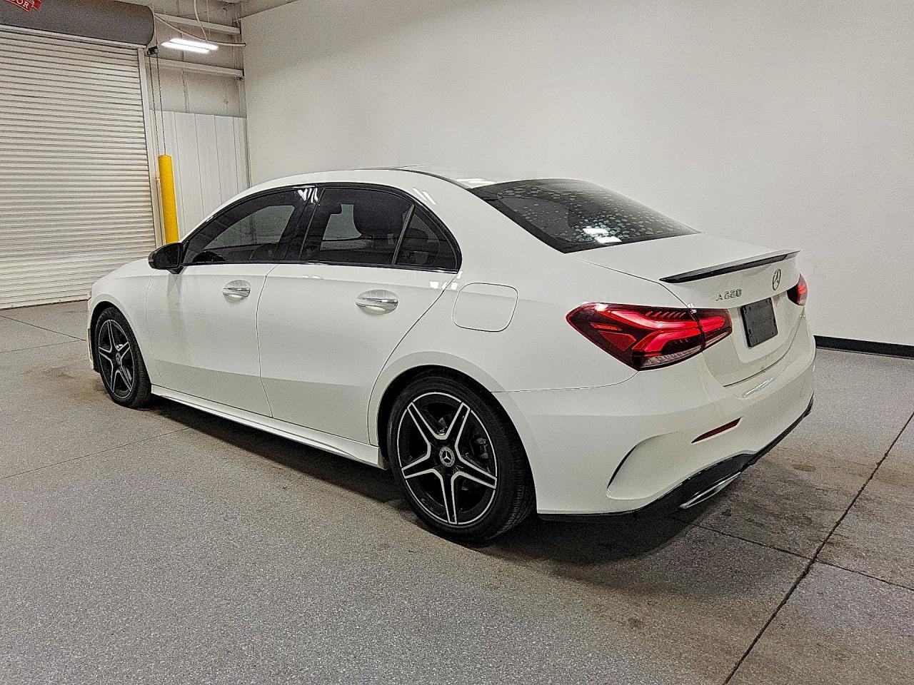 2019 Mercedes-Benz A 220 - zdjęcie 2