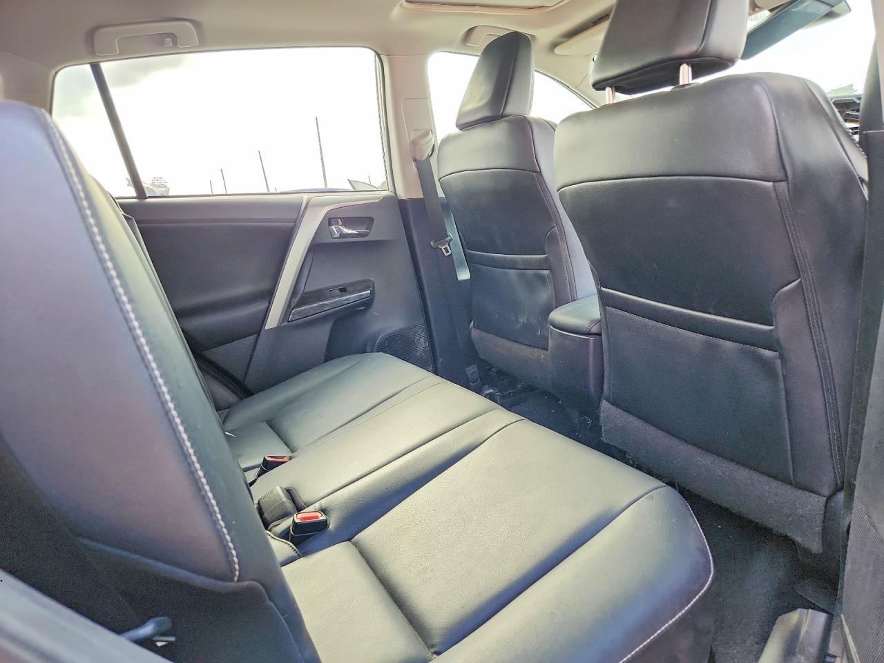 2017 Toyota Rav4 Platinum - zdjęcie 11