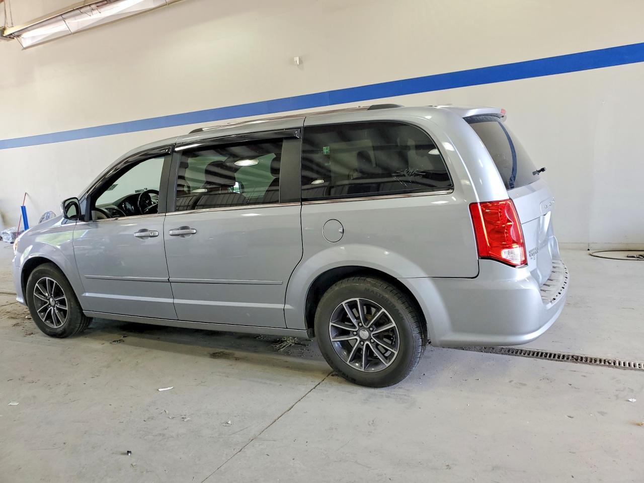 2017 Dodge Grand Caravan Sxt - zdjęcie 2