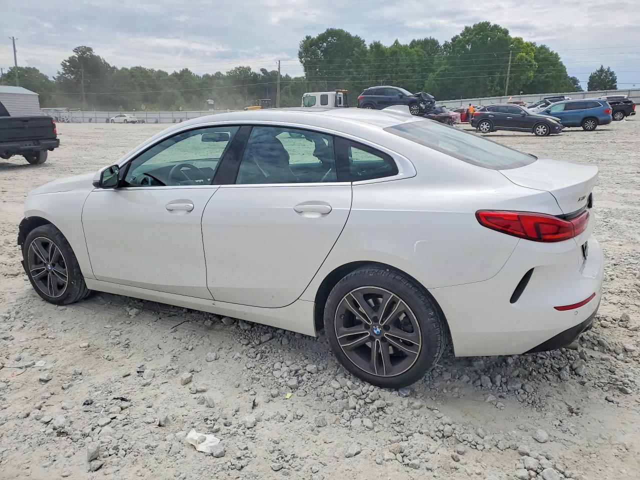 BMW Seria 2 - zdjęcie 2