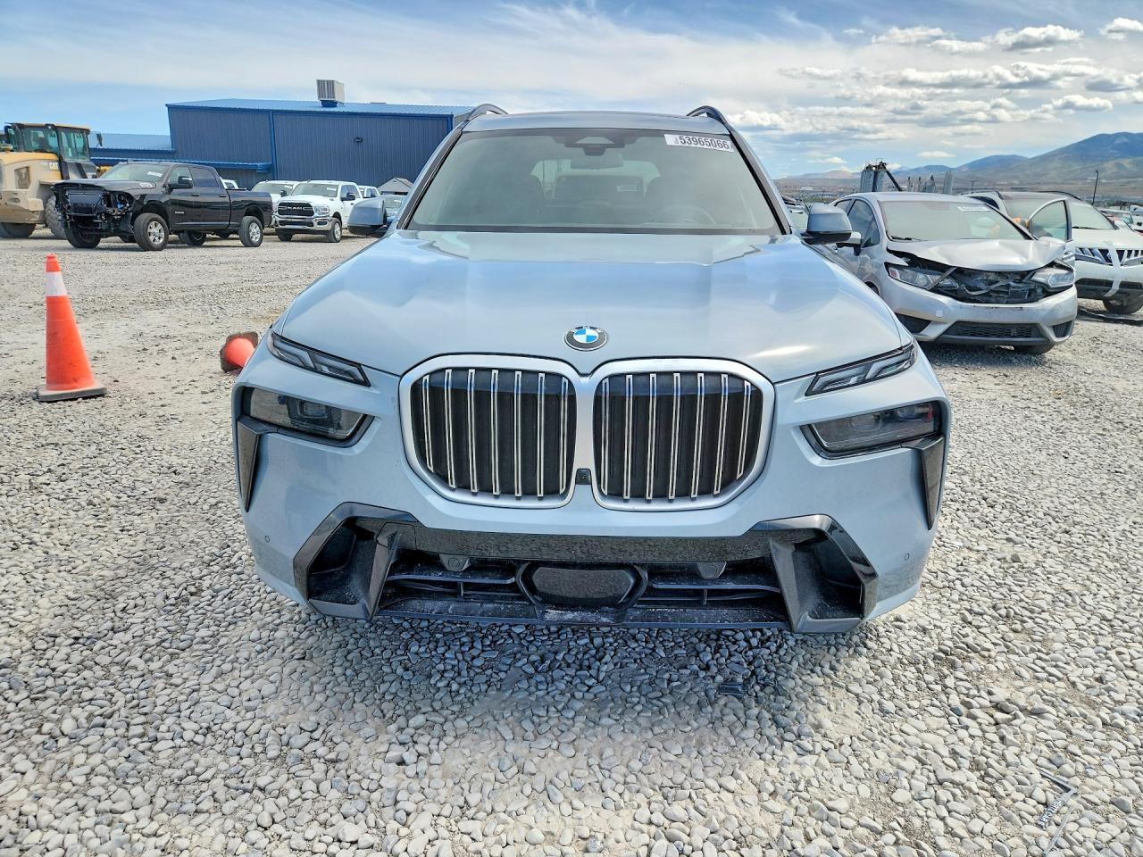 2023 BMW X7 xDrive40I - zdjęcie 5