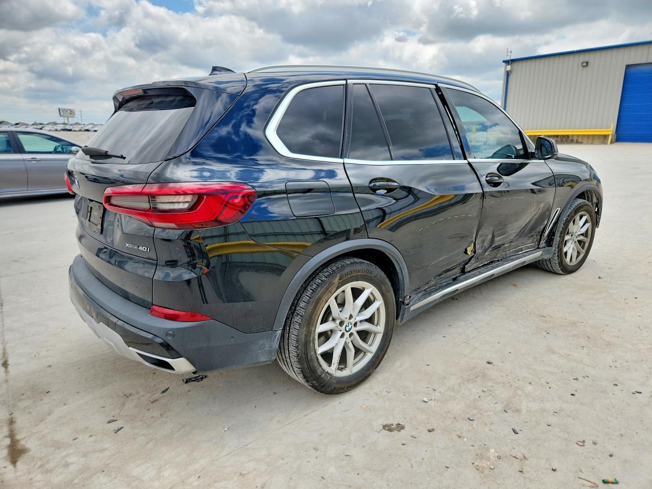 2020 BMW X5 xDrive40I - zdjęcie 3