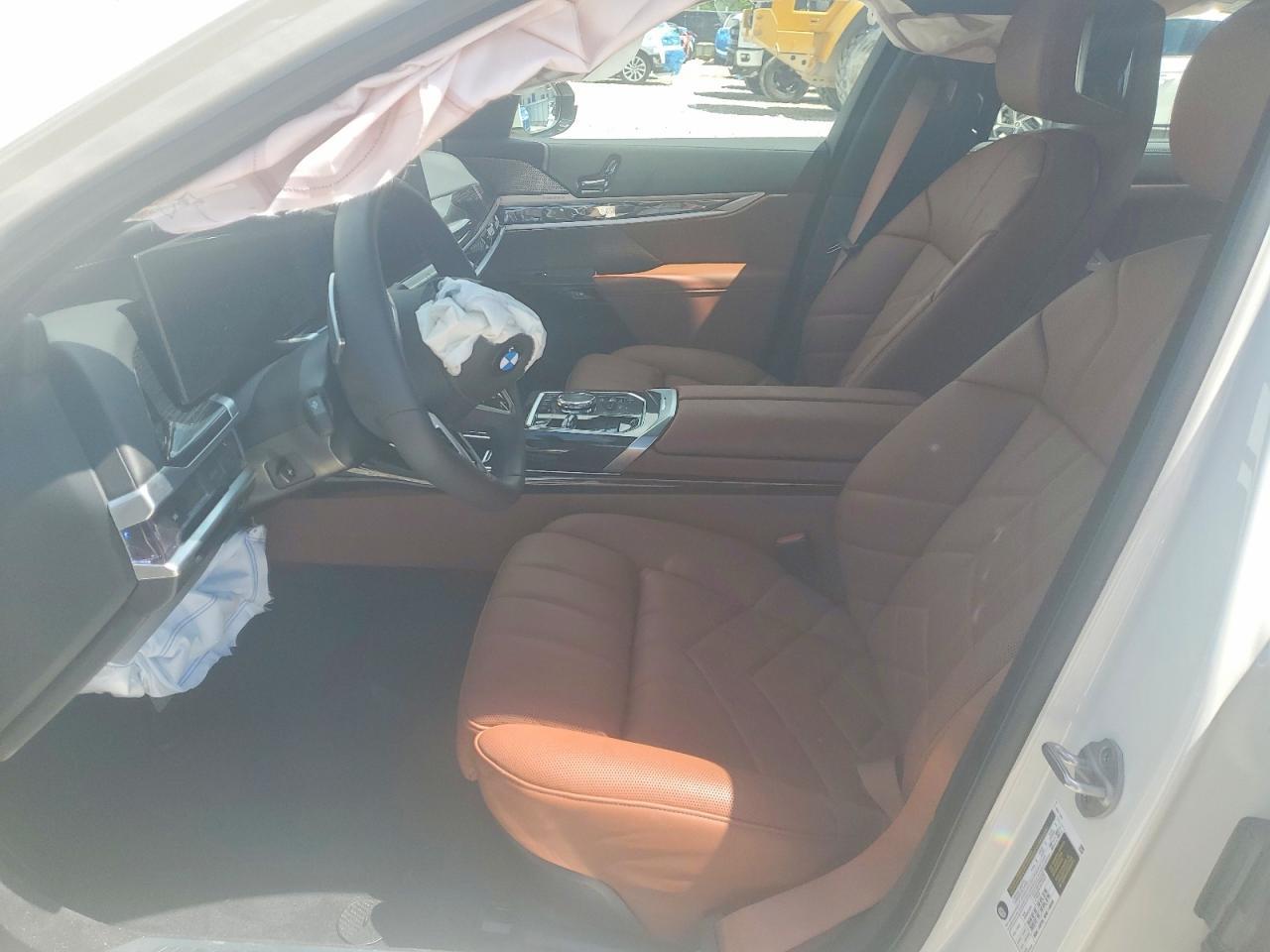 2026 BMW 740 I - zdjęcie 7