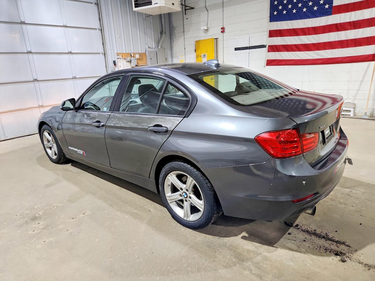 2014 BMW 320 I xDrive - zdjęcie 2