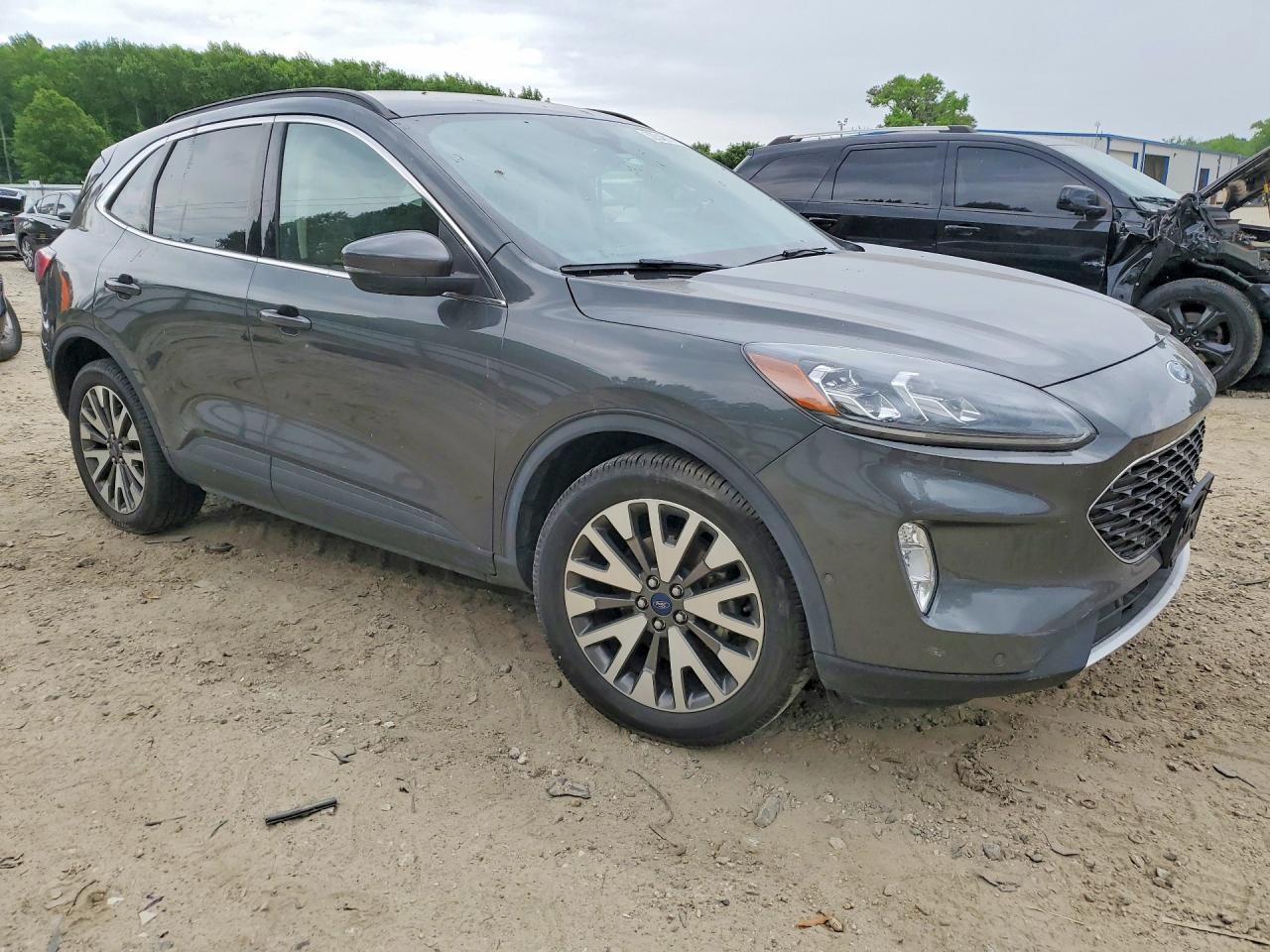 2020 Ford Escape Titanium - zdjęcie 4