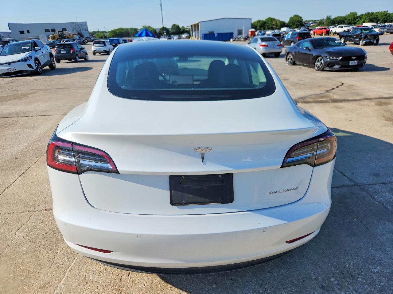 2022 Tesla Model 3 - zdjęcie 6