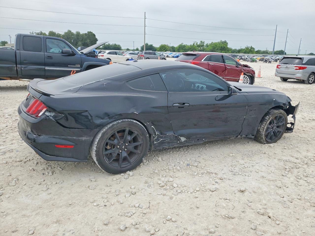 2017 Ford Mustang Gt - zdjęcie 3