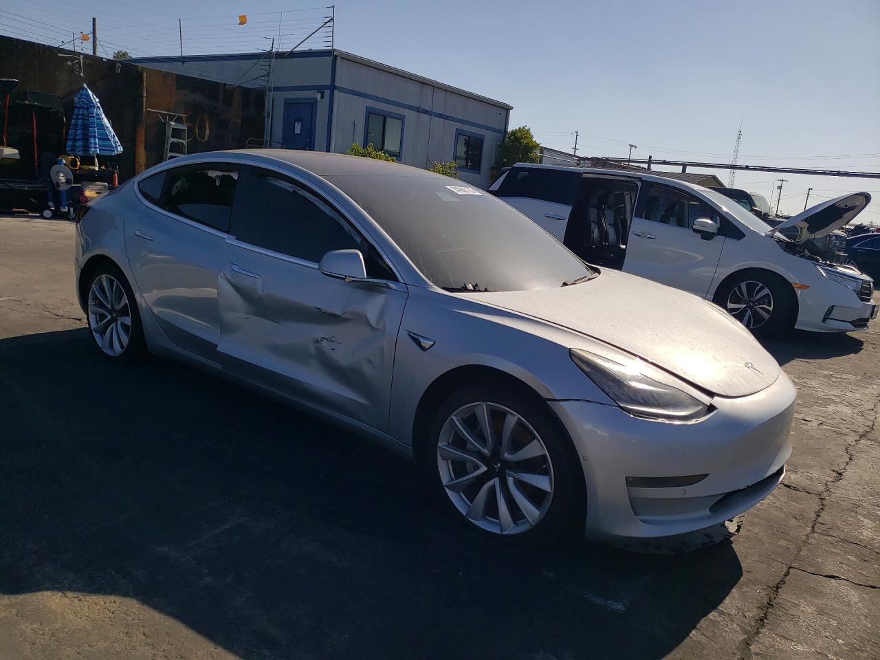 2018 Tesla Model 3 - zdjęcie 4