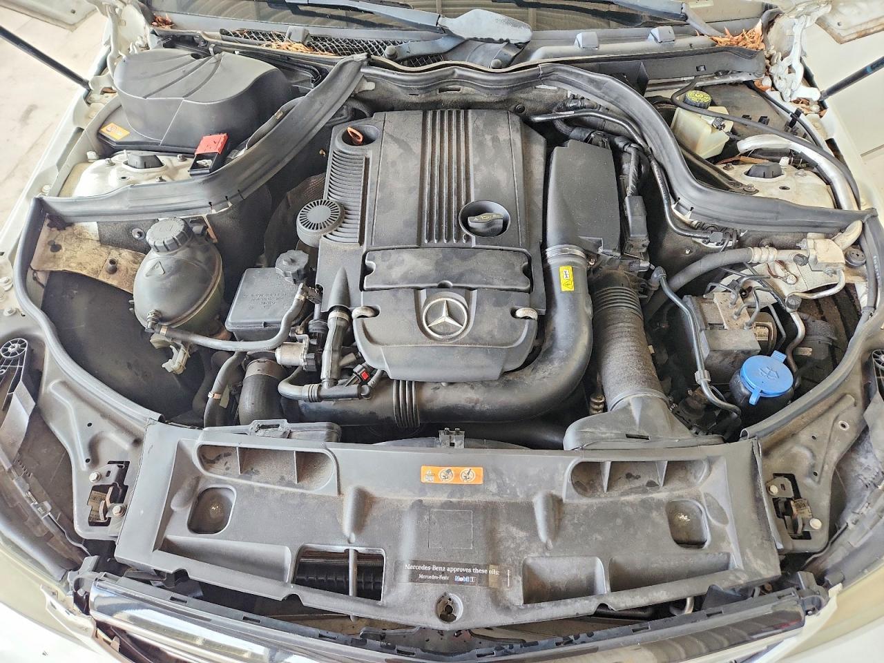 2014 Mercedes-Benz C 250 - zdjęcie 11