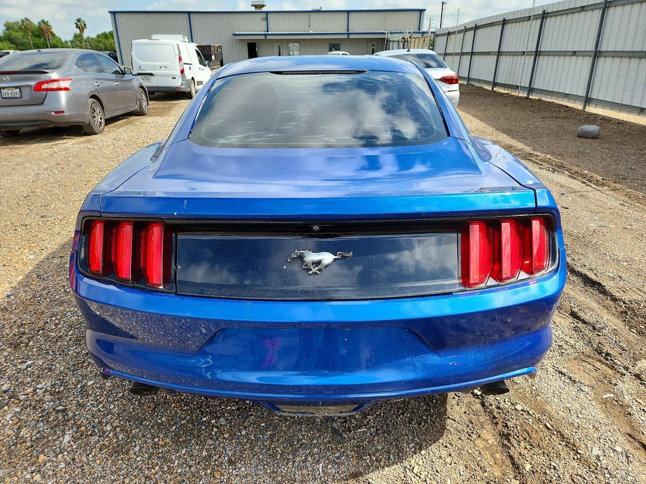 2017 Ford Mustang - zdjęcie 8