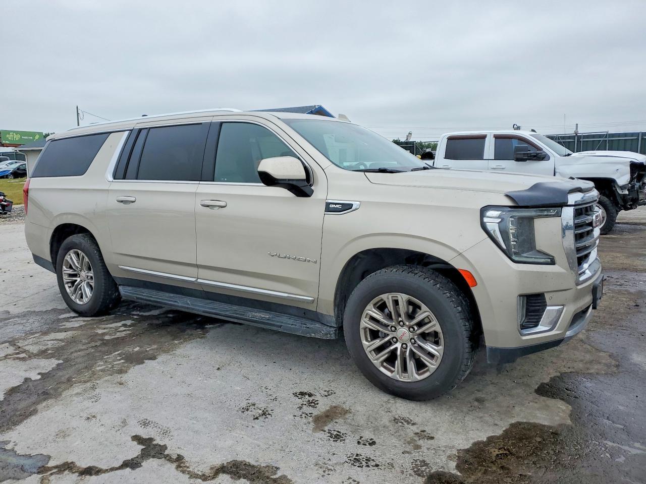 2021 GMC Yukon Xl K1500 Slt - zdjęcie 4