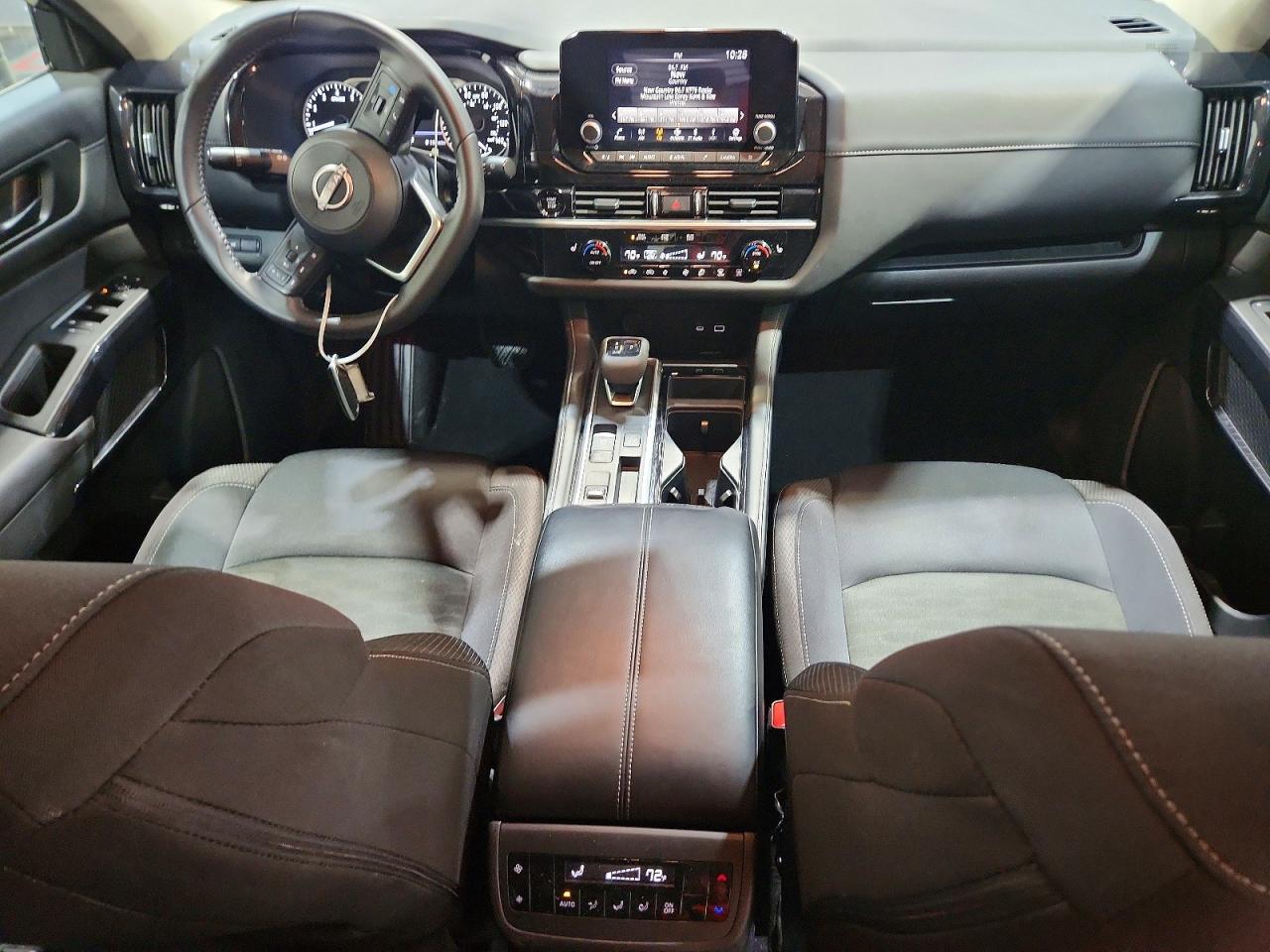 2025 Nissan Pathfinder Sv - zdjęcie 8
