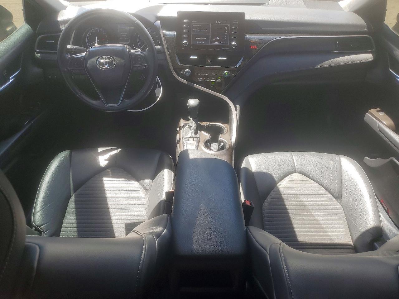 2022 Toyota Camry Se - zdjęcie 8