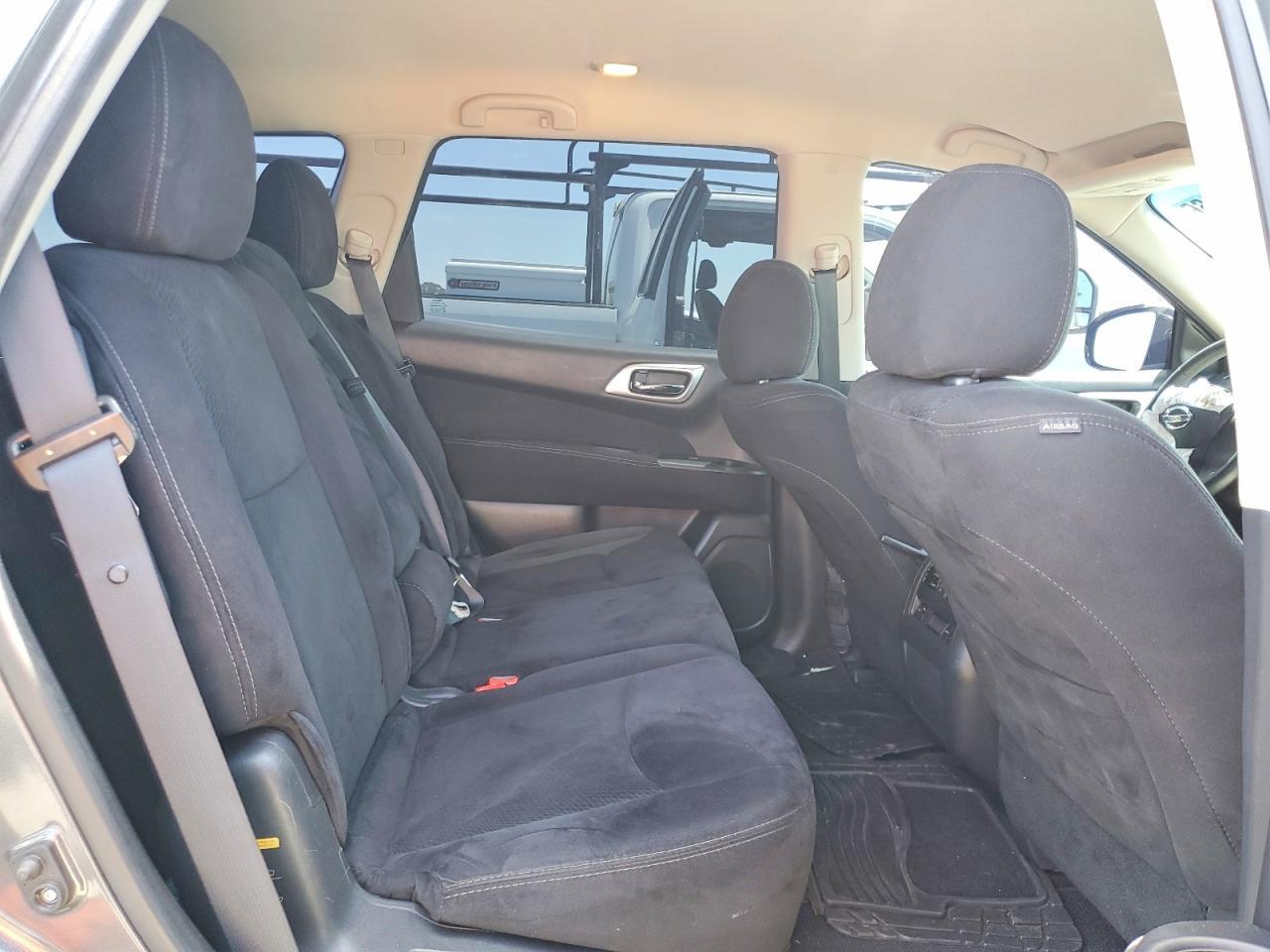 2015 Nissan Pathfinder S - zdjęcie 11