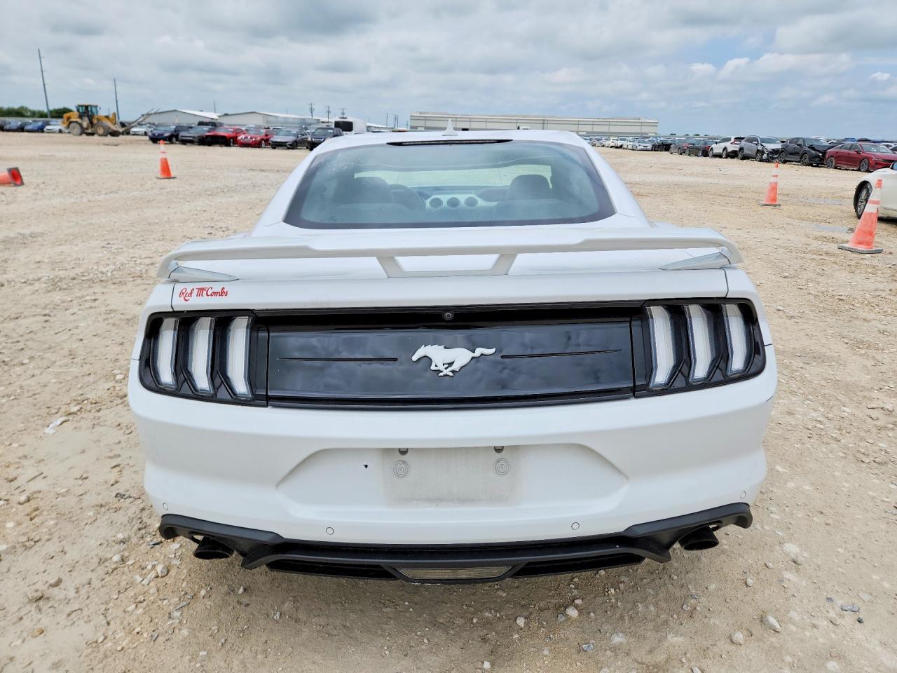2022 Ford Mustang - zdjęcie 6