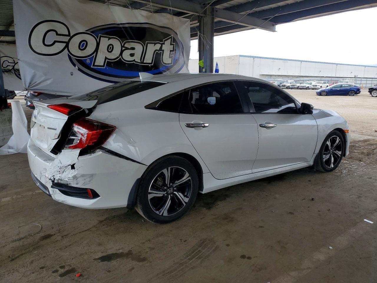 2017 Honda Civic Touring - zdjęcie 3