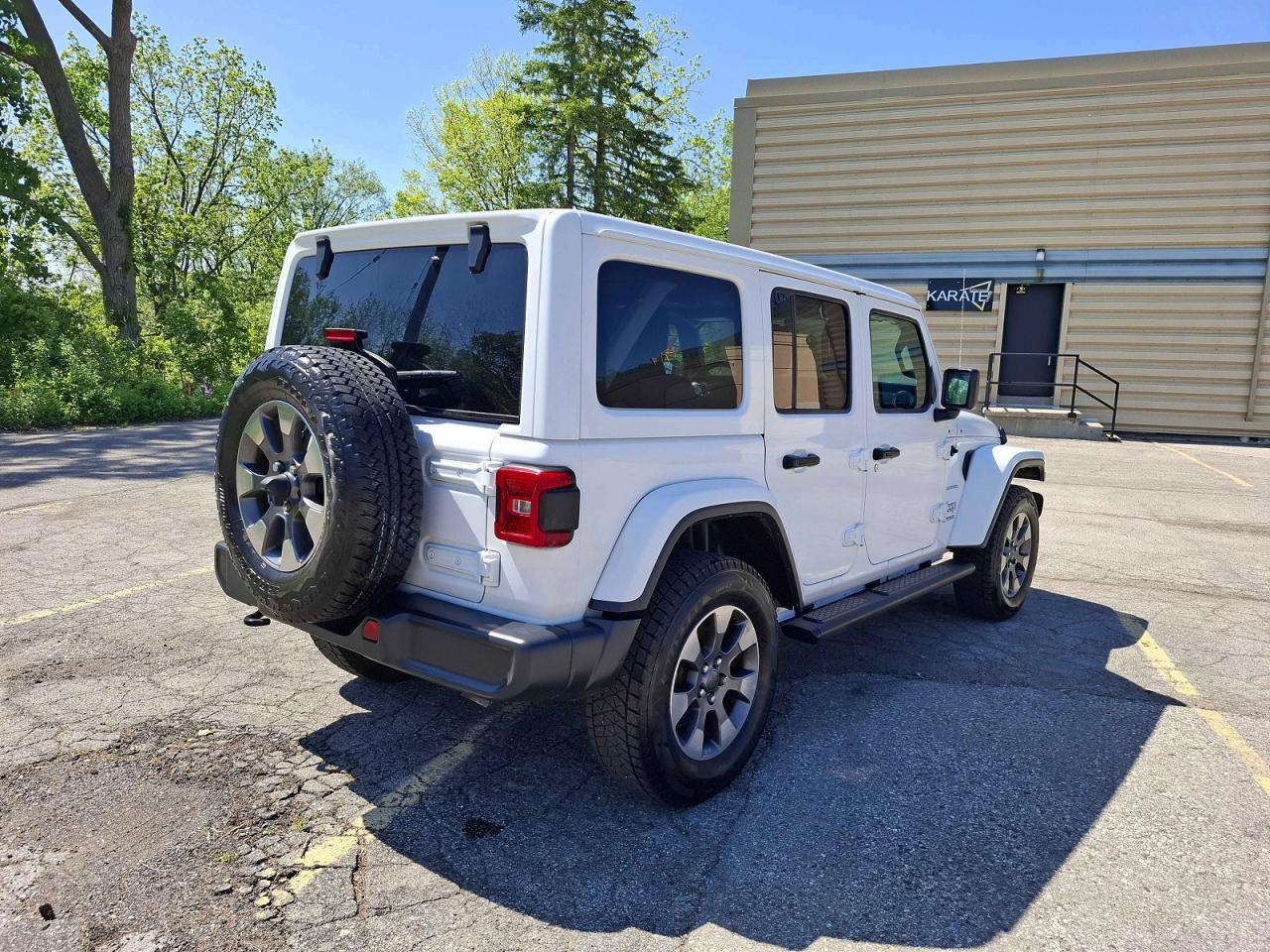 2021 Jeep Wrangler Unlimited Sahara - zdjęcie 4