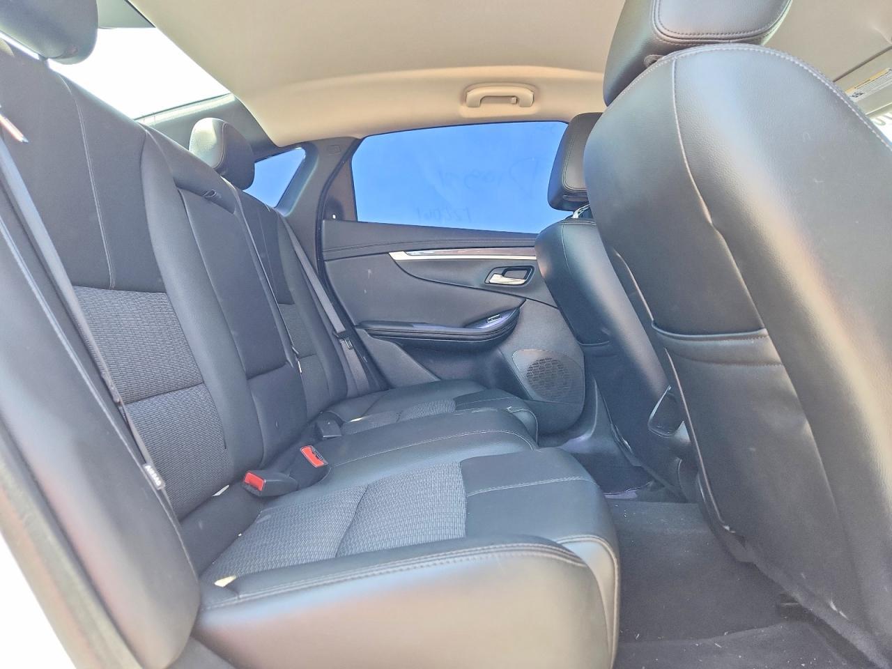 2018 Chevrolet Impala Lt - zdjęcie 10