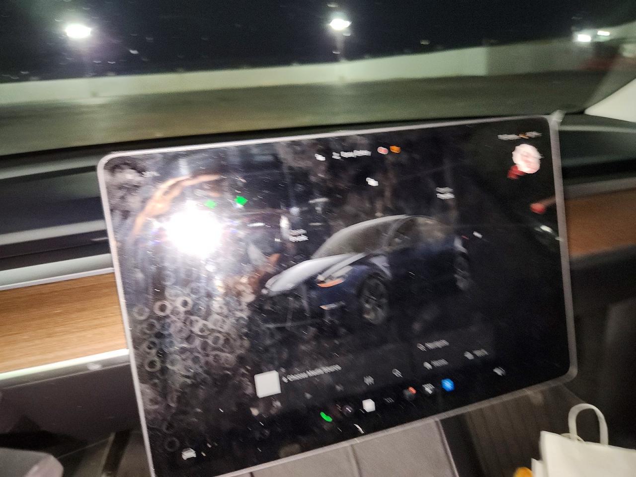 2024 Tesla Model Y - zdjęcie 9