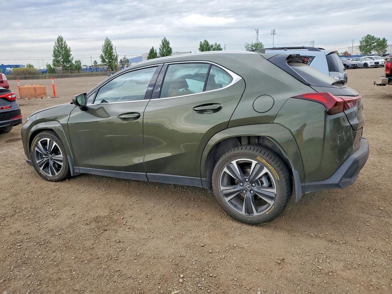 2025 Lexus Ux 300H Base - zdjęcie 2
