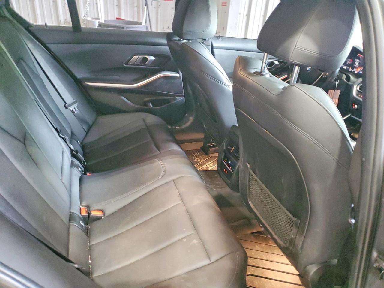 2021 BMW 330Xi - zdjęcie 10