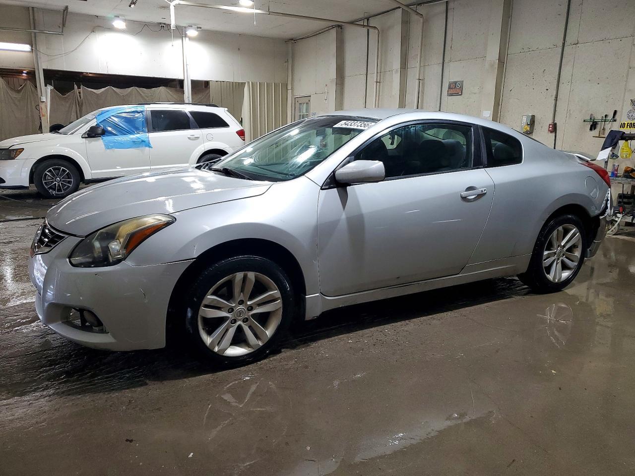 2013 Nissan Altima S - zdjęcie główne