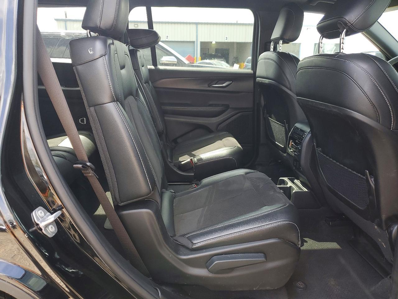 2025 Jeep Grand Cherokee L Laredo - zdjęcie 11