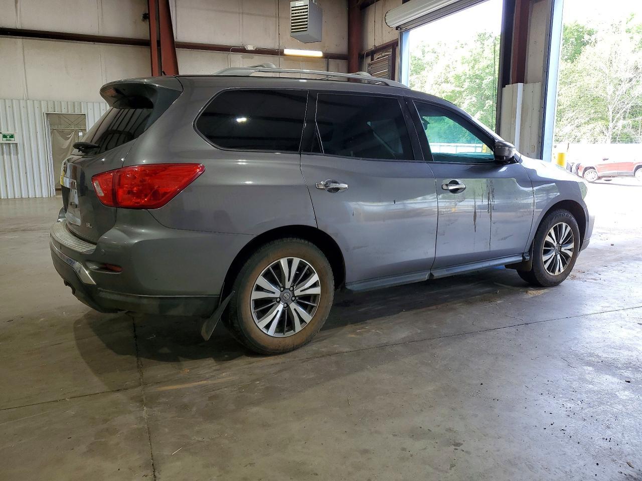 2017 Nissan Pathfinder Sl - zdjęcie 3