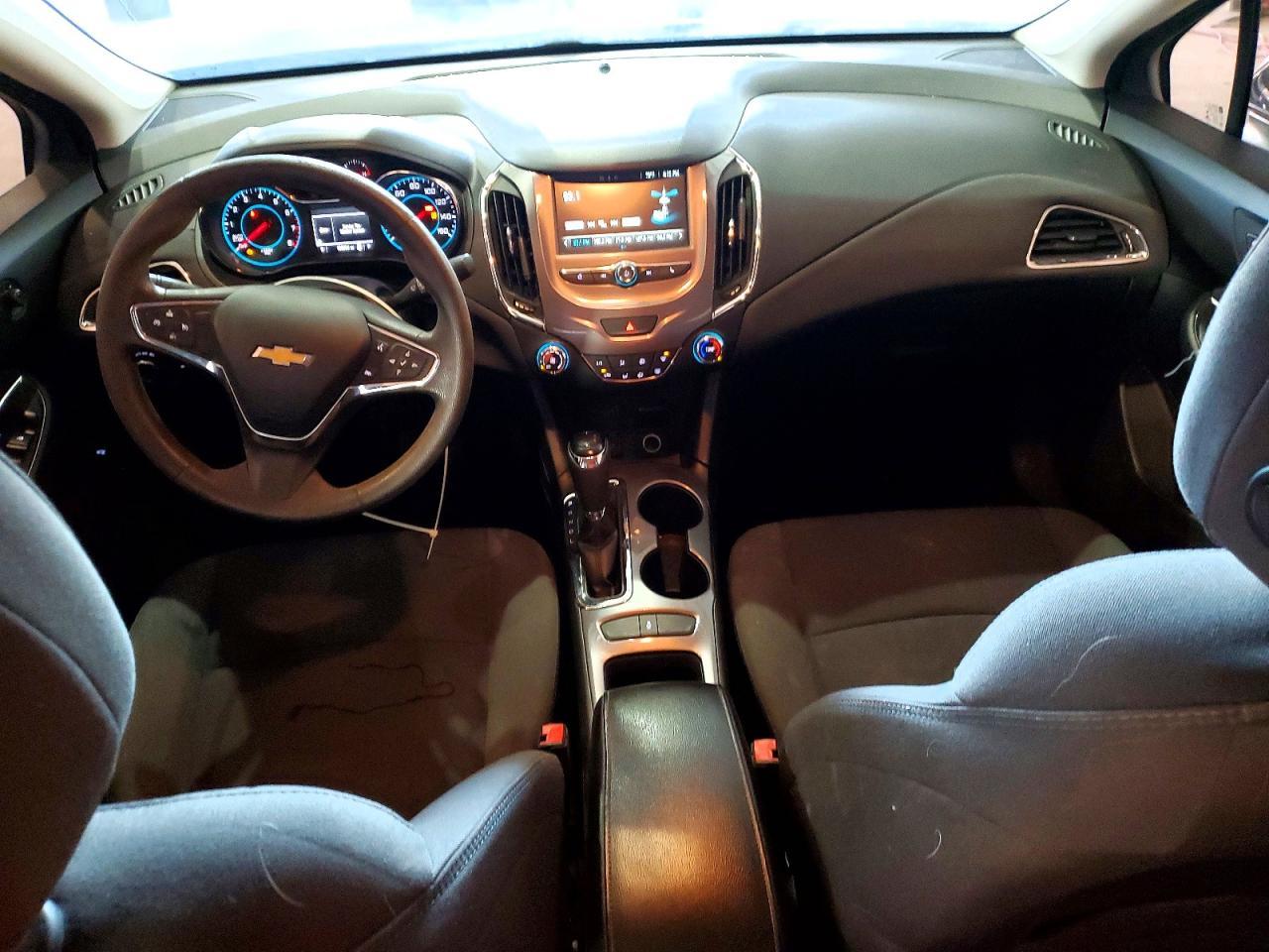 2026 Chevrolet Cruze - zdjęcie 8