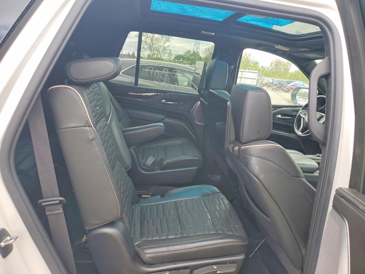 2021 Cadillac Escalade Sport Platinum - zdjęcie 11