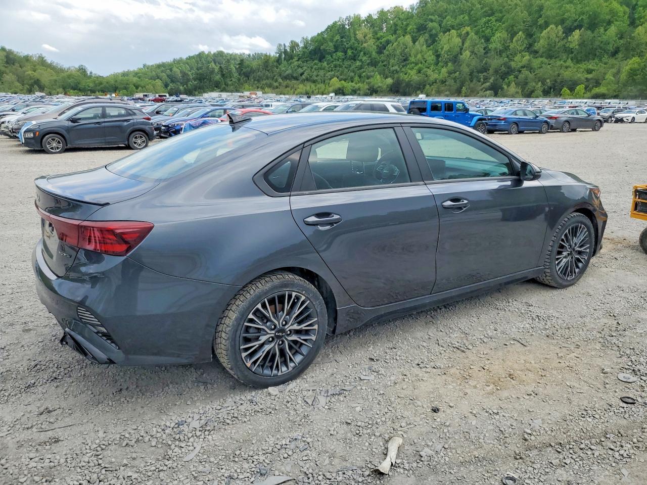 2024 Kia Forte Gt Line - zdjęcie 3