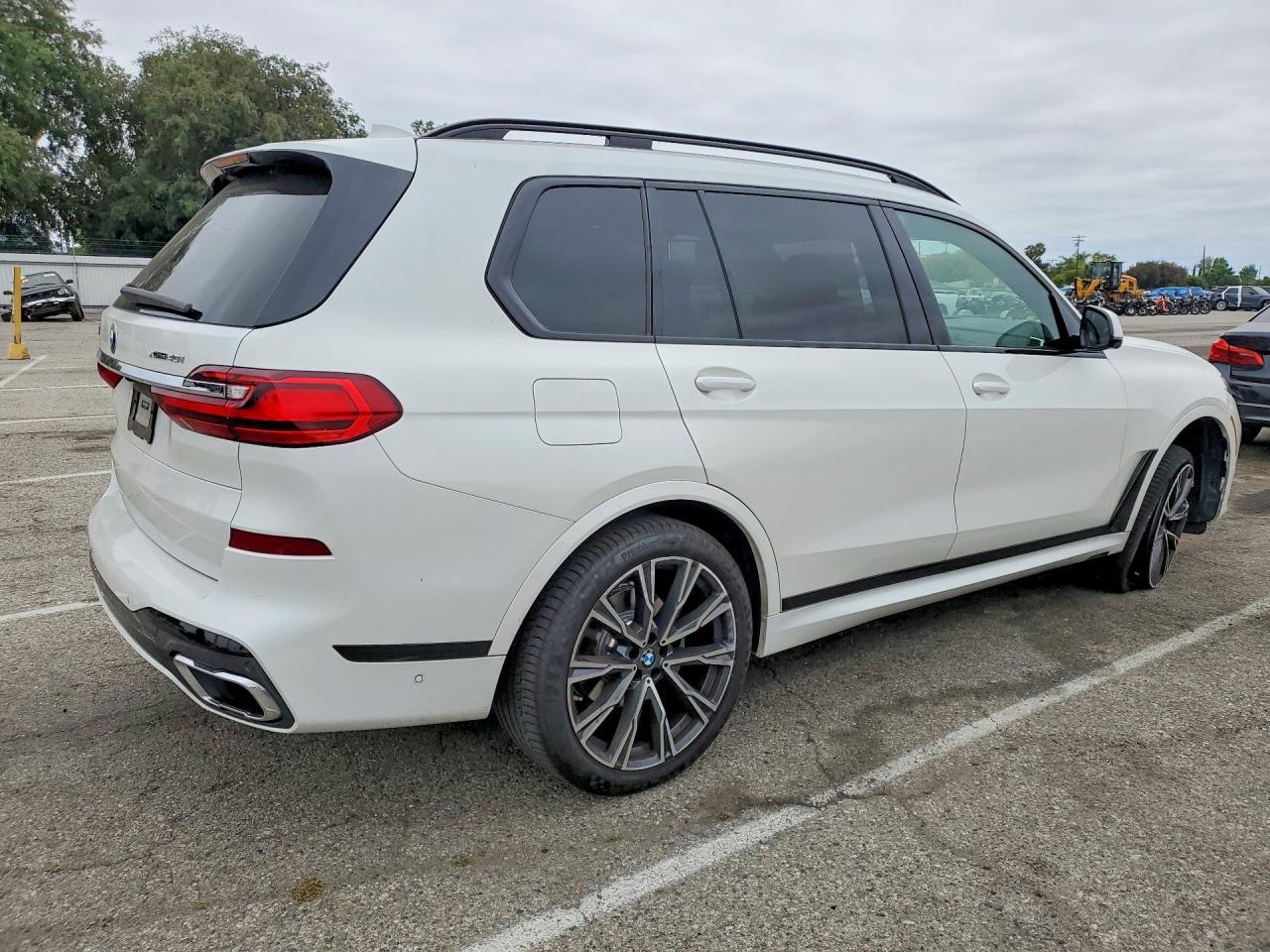 2022 BMW X7 xDrive40I - zdjęcie 3