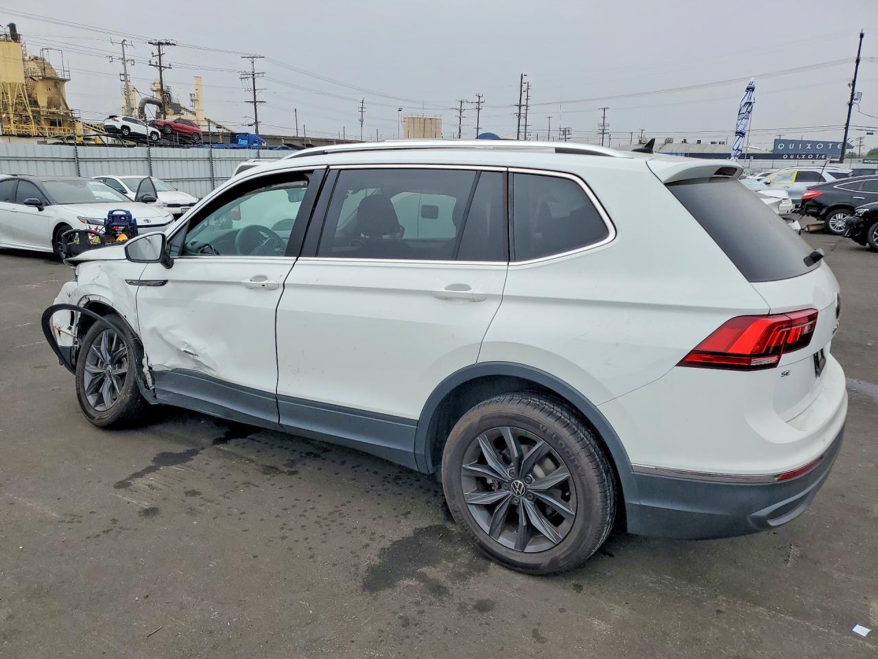 2022 Volkswagen Tiguan - zdjęcie 2