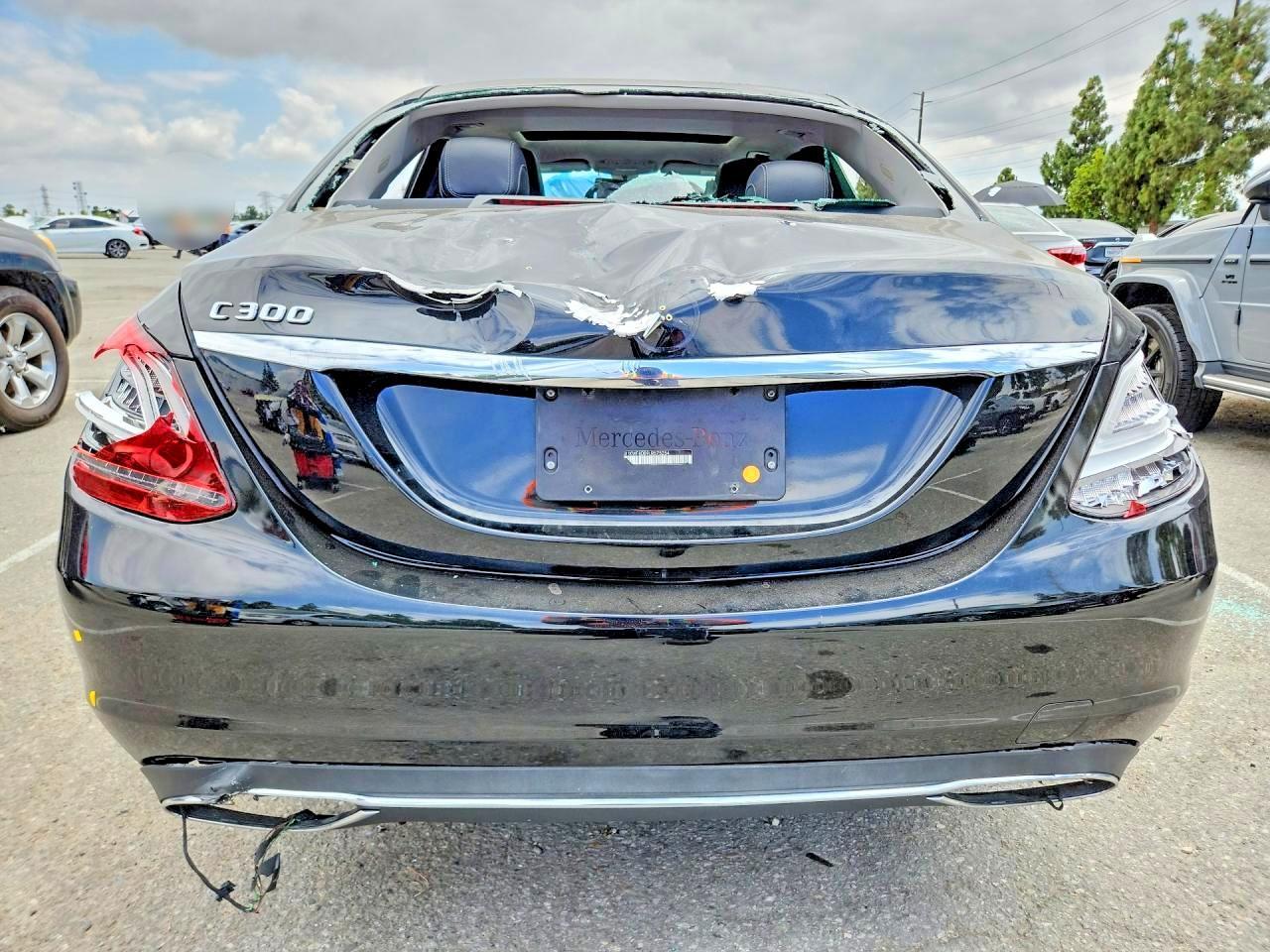 2020 Mercedes-Benz C 300 - zdjęcie 6