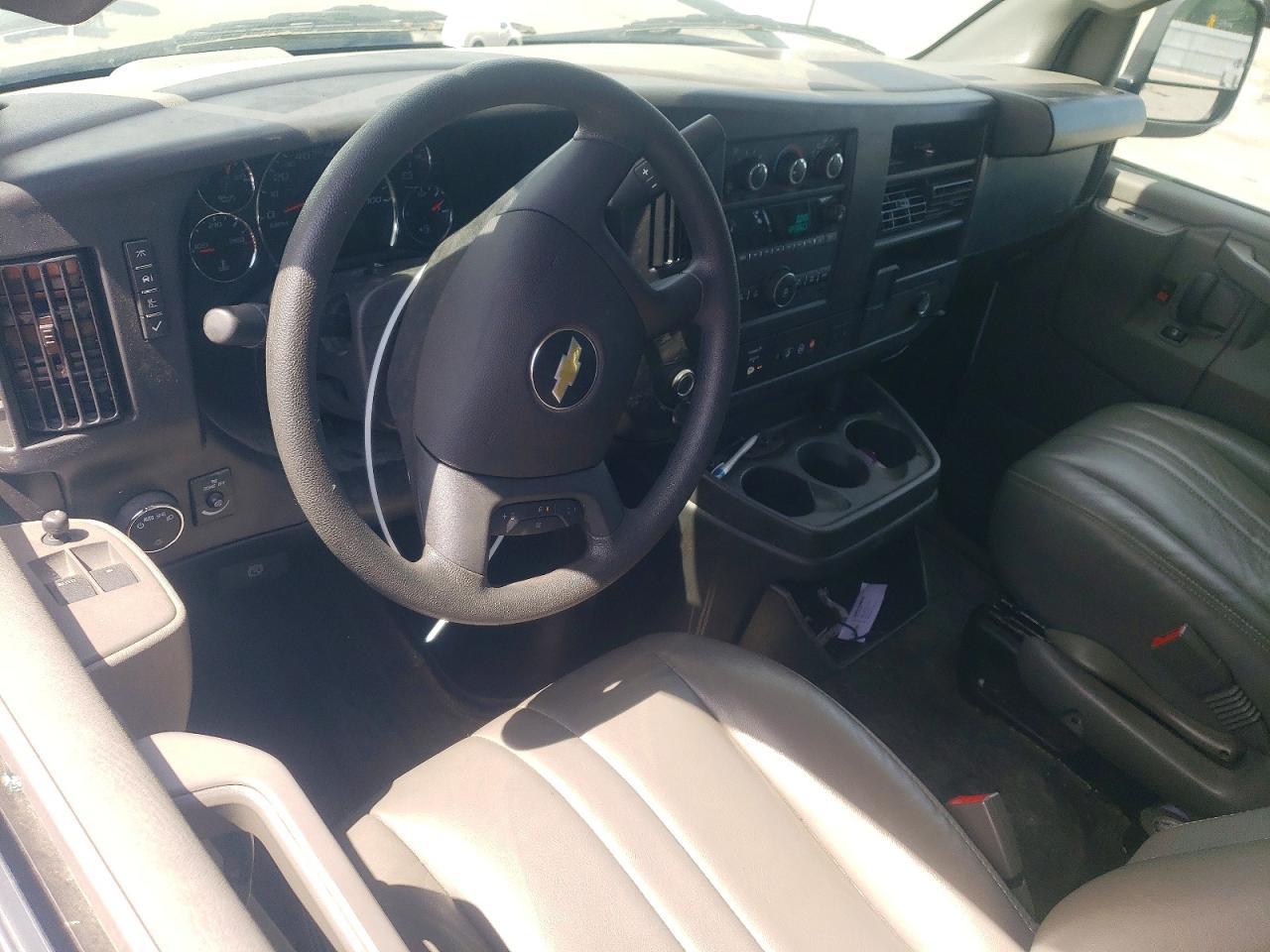 2025 Chevrolet Express G2500 - zdjęcie 8
