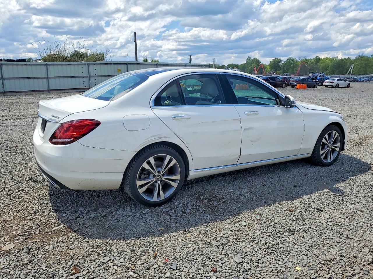 2019 Mercedes-Benz C 300 - zdjęcie 3