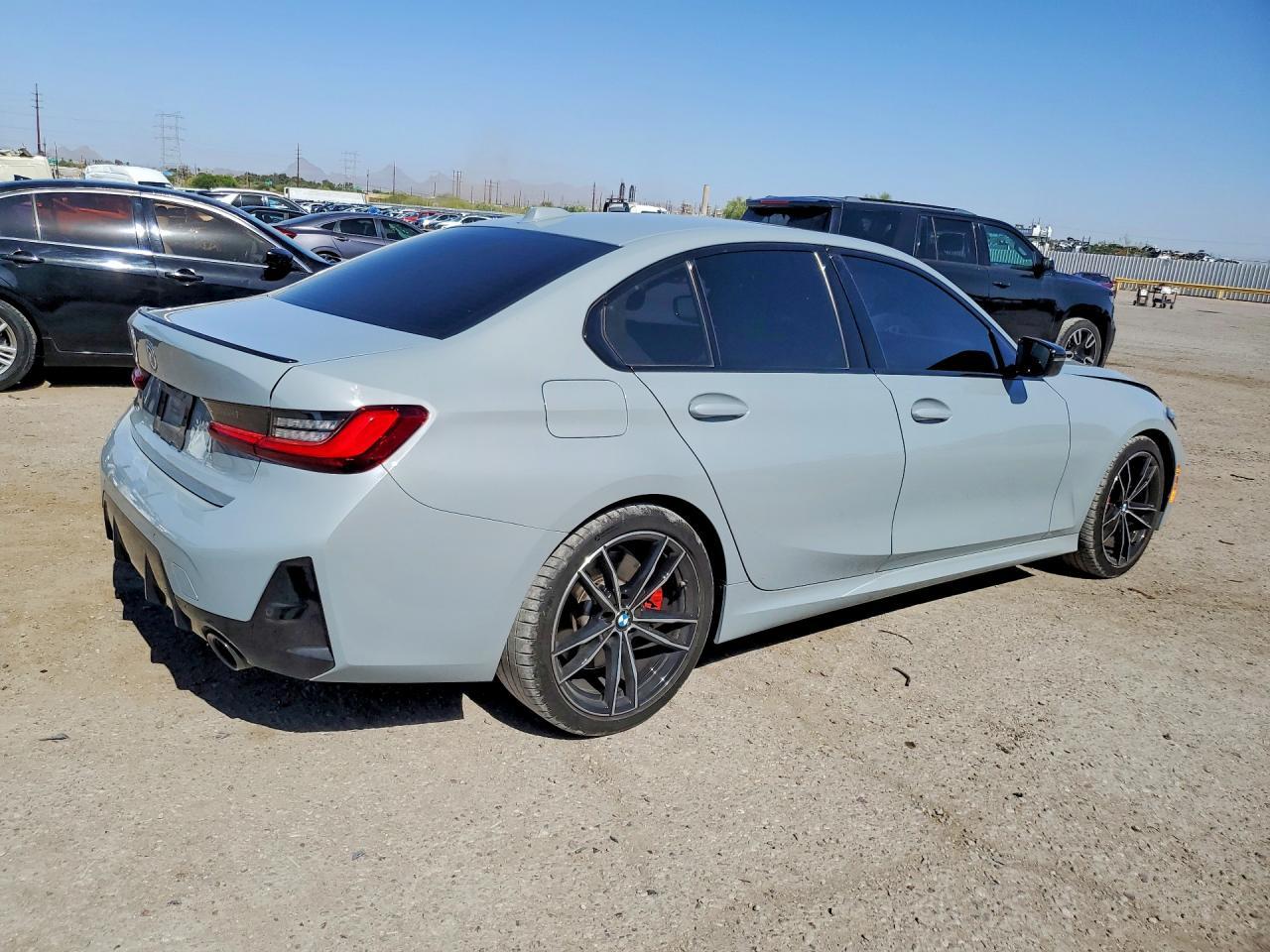 2024 BMW 330I - zdjęcie 3