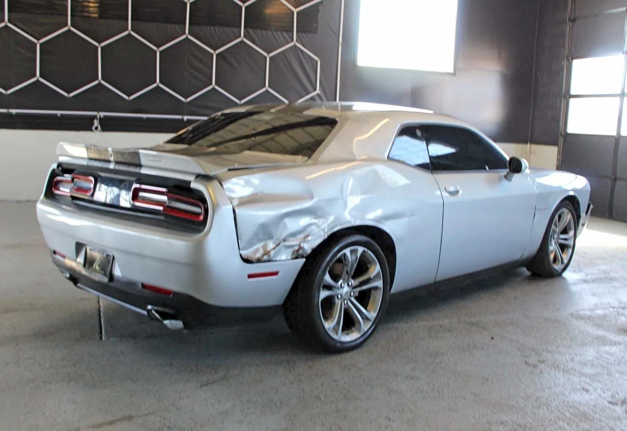 Dodge Challenger - zdjęcie 3