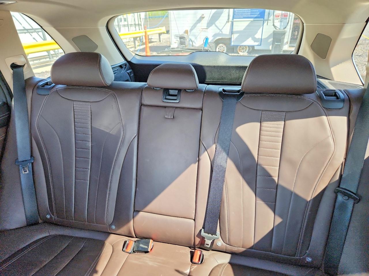 2016 BMW X5 xDrive50I - zdjęcie 10