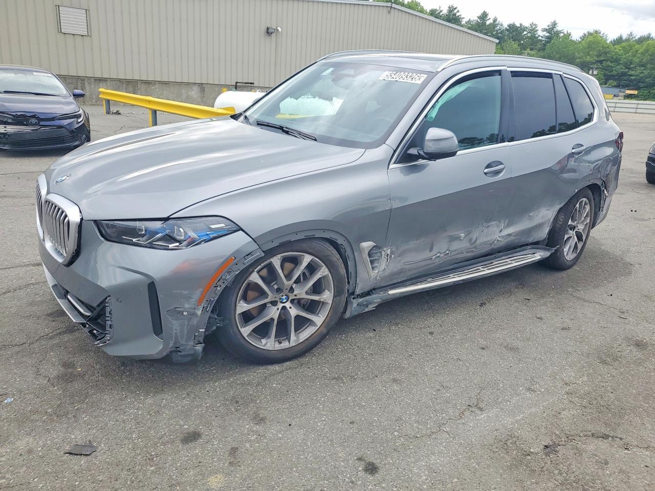 2026 BMW X5 xDrive4 - zdjęcie główne