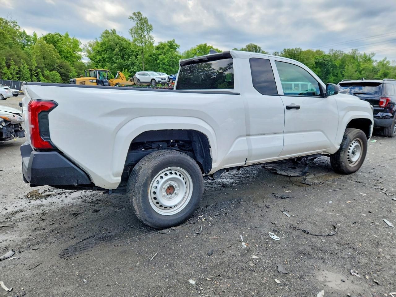 2025 Toyota Tacoma Sr - zdjęcie 3