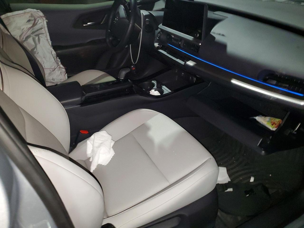 2024 Toyota Prius Xle - zdjęcie 13